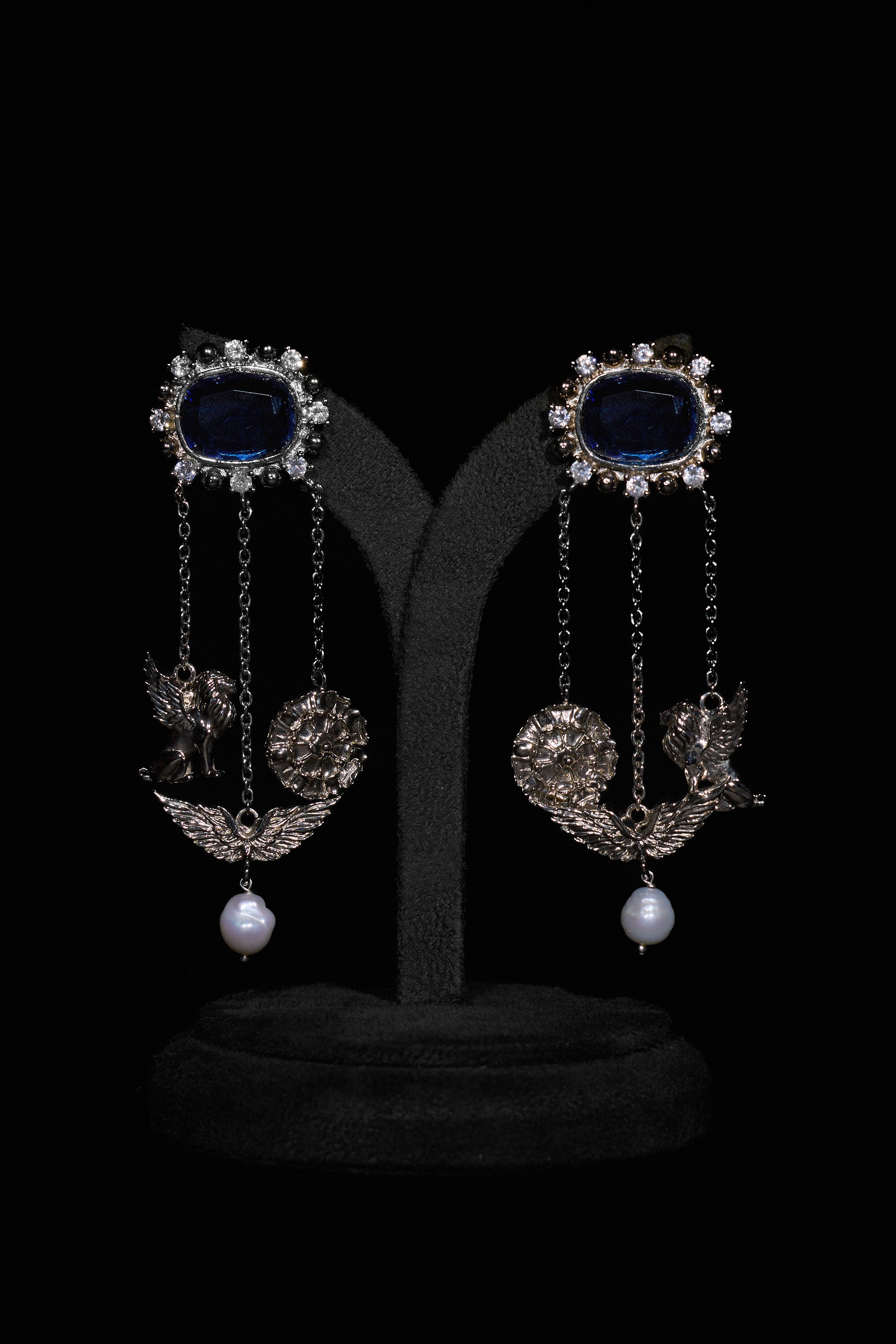 The Signature Baroque Parisian Blue Droplets in Starlight