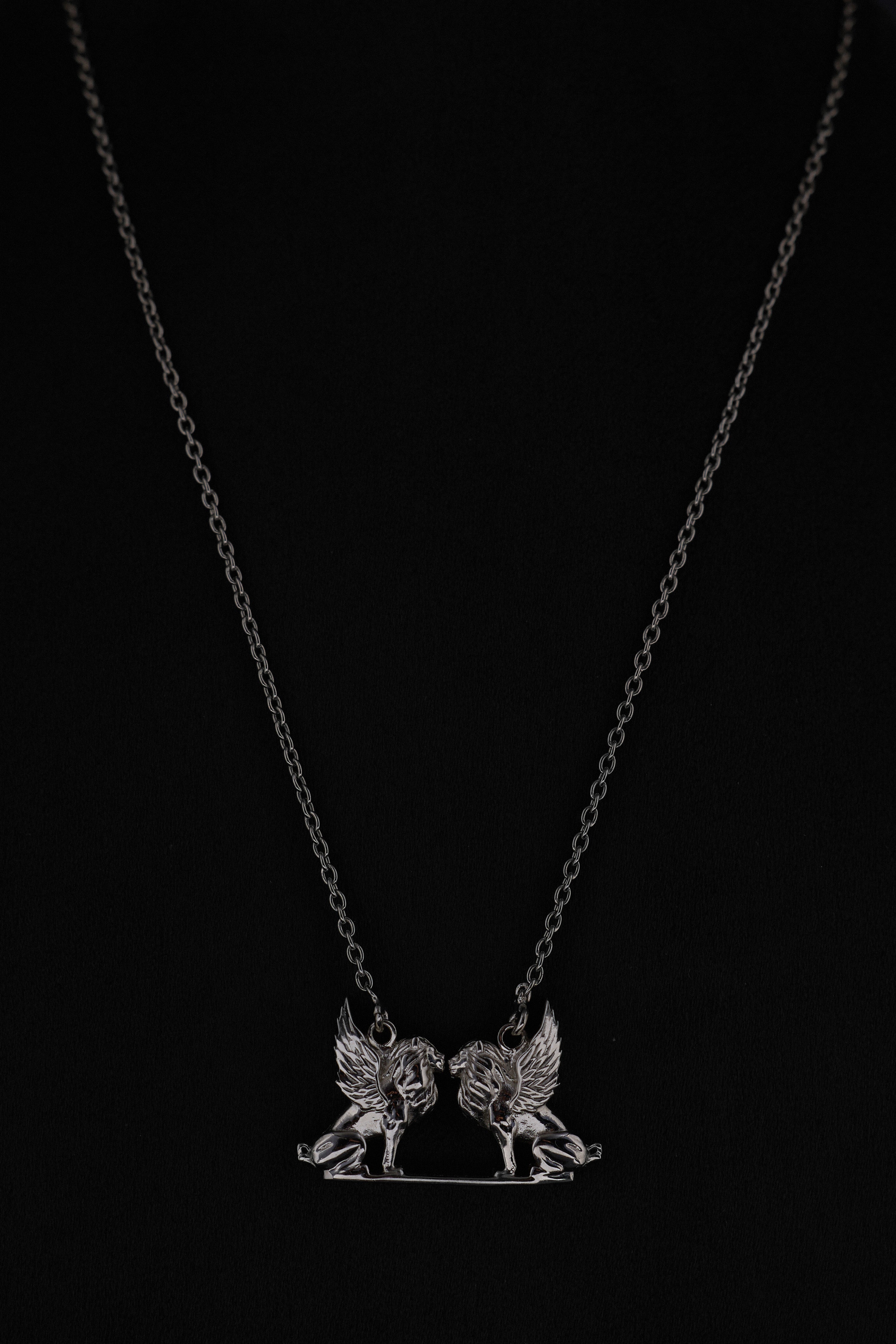 The Venetian Lion Pack Necklace in Starlight