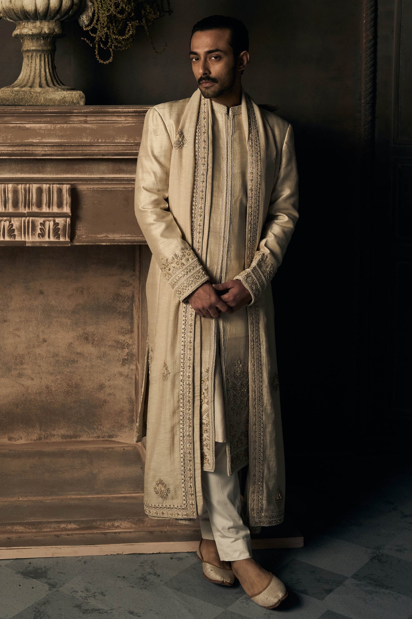 The Royal Mogra Stole