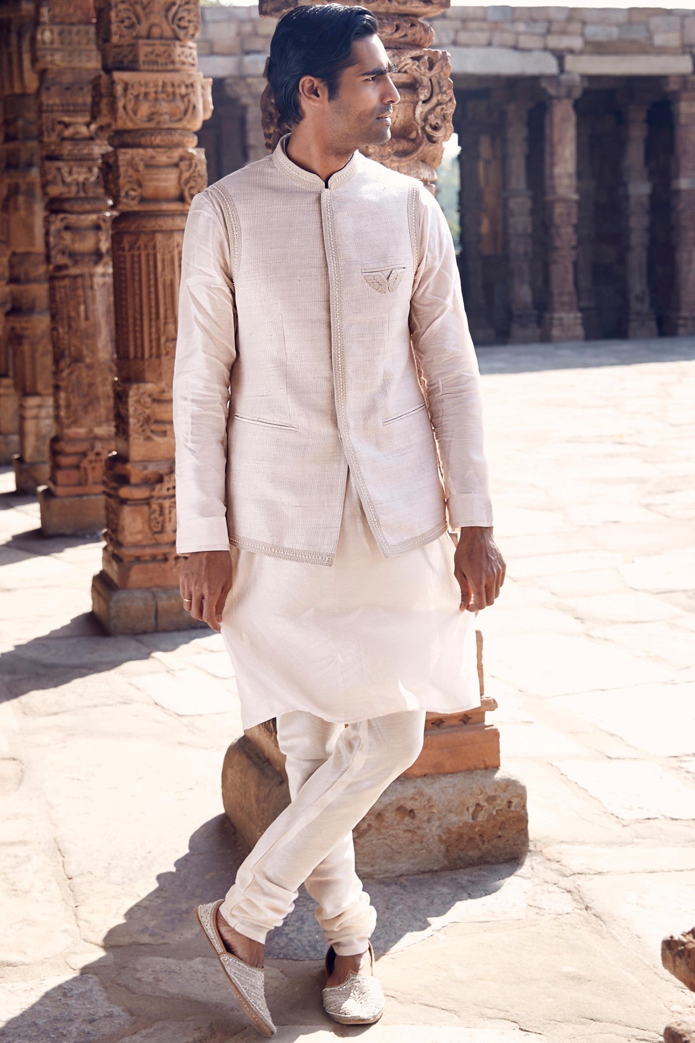 The Iconic Wing Pocket Textured Bundy Jacket with a Saada Kurta