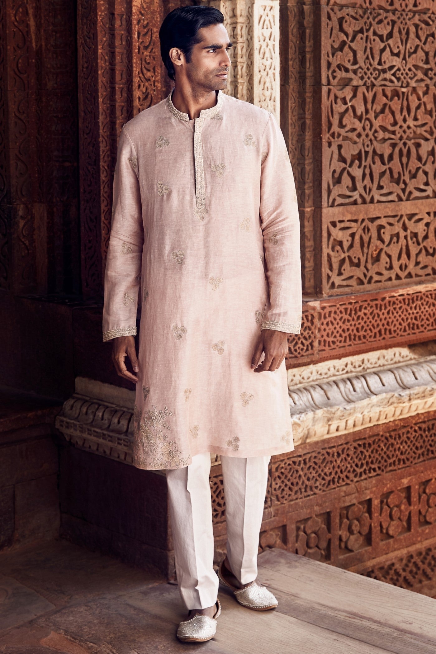 The Sona Patti Gulabi Linen Kurta