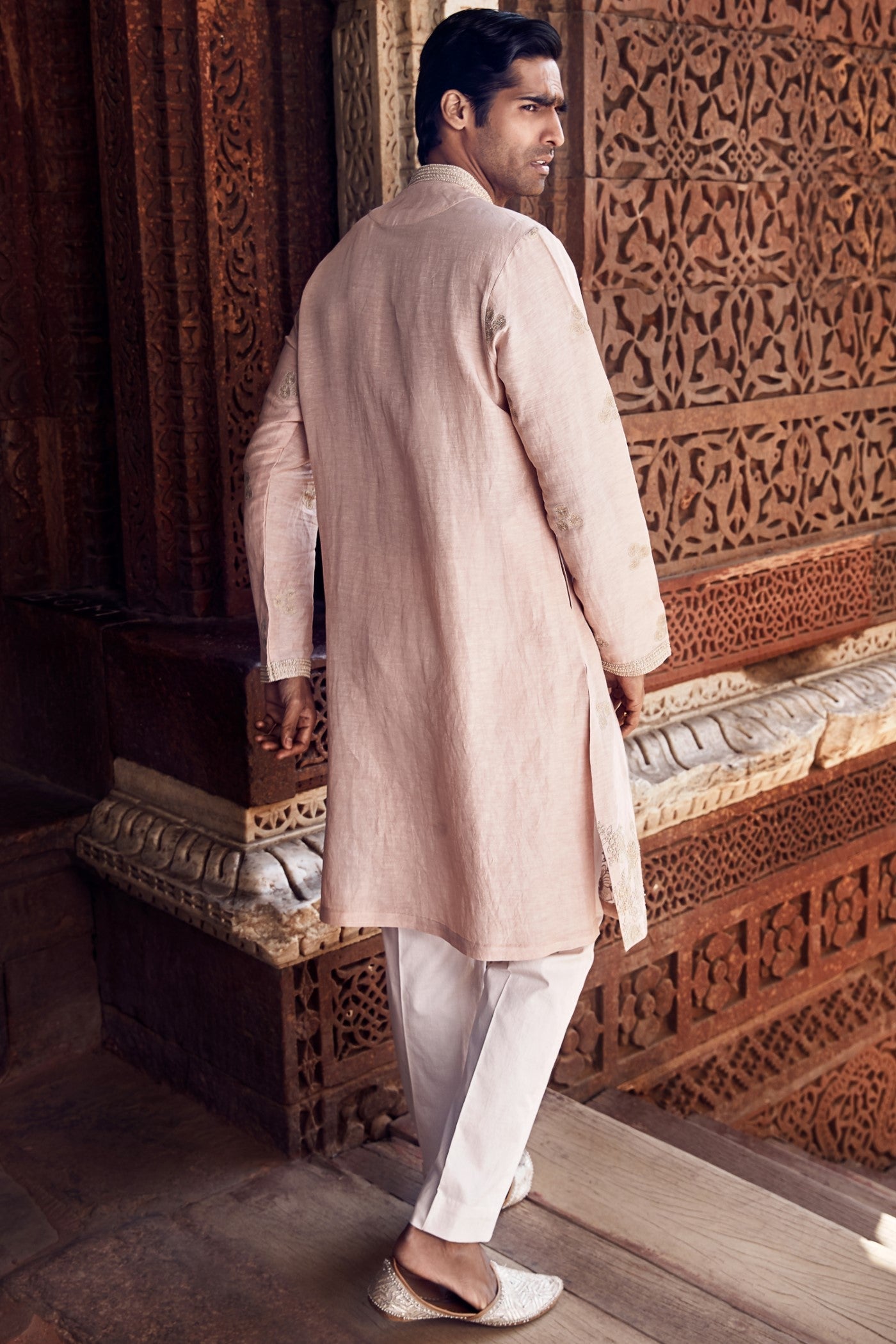 The Sona Patti Gulabi Linen Kurta
