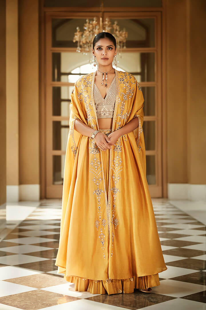33 Haldi Ceremony Outfits and Dresses to Wear (updated)